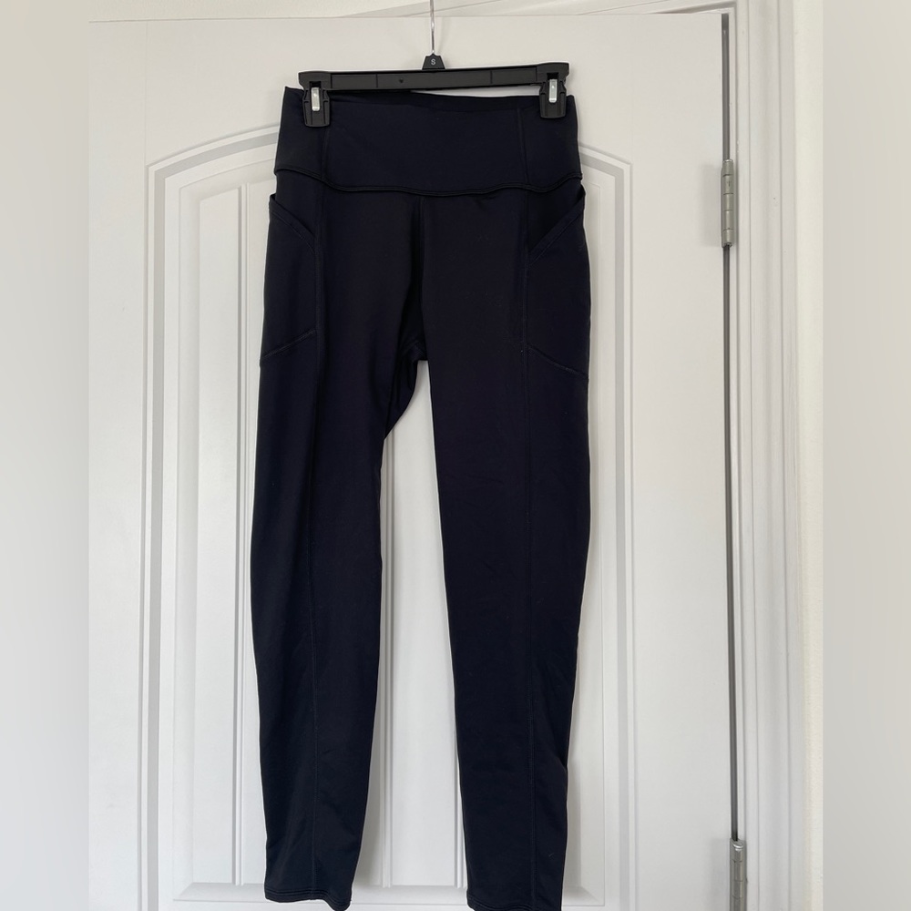 Black high waist leggings with side pockets